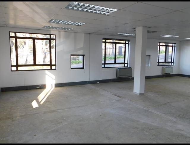 182M² OFFICE TO LET IN HYDE PARK